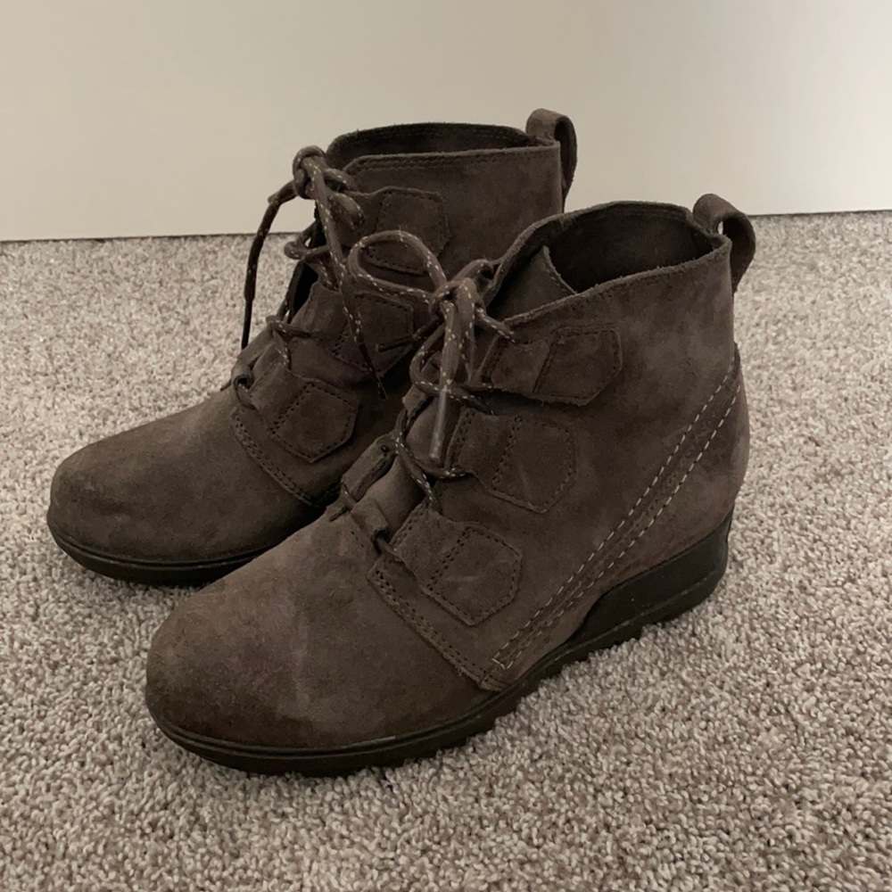 Sorel Evie lace booties